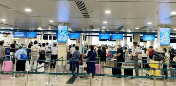 Vì sao thời gian trả hành lý tại sân bay Tân Sơn Nhất có thể lên tới 71 phút?