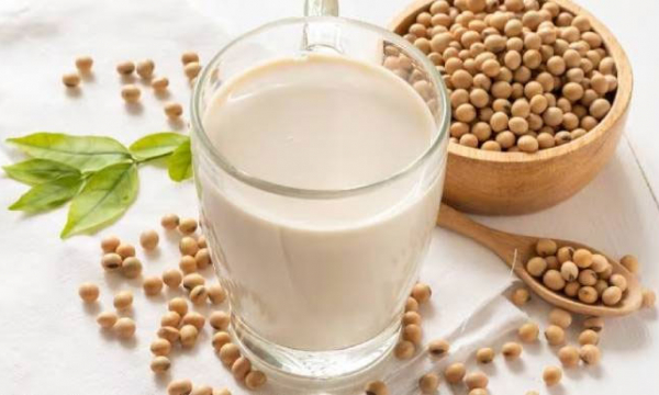 Điều gì xảy ra nếu uống quá nhiều sữa đậu nành?