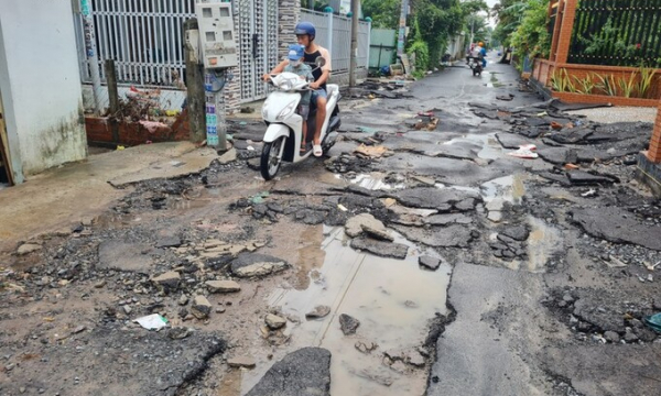 Đồng Nai: Đường tiền tỷ ở thị trấn Hiệp Phước 'biến mất' sau cơn mưa?