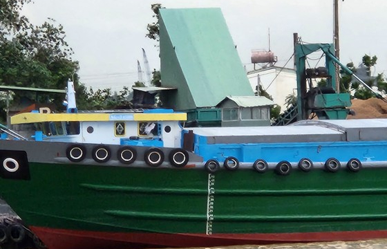 Cảng vụ đường thủy nội địa tỉnh Đồng Nai cho tàu cập bến 'chui': Xử lý nghiêm, không có vùng cấm