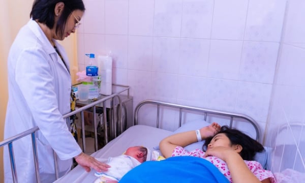 Bé sơ sinh 'khổng lồ' hơn 6kg chào đời ở Bệnh viện Hùng Vương