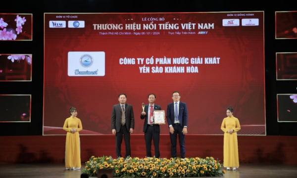 Công ty Cổ phần Nước giải khát Yến sào Khánh Hòa được vinh danh Top 10 Thương hiệu nổi tiếng Việt Nam