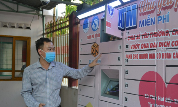 Người nghèo TP.HCM nức lòng với 'ATM thực phẩm' miễn phí