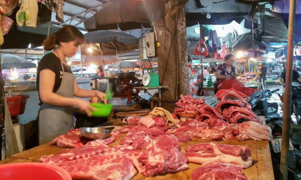 Doanh nghiệp liên tục tăng giá, thịt lợn đắt chưa từng có