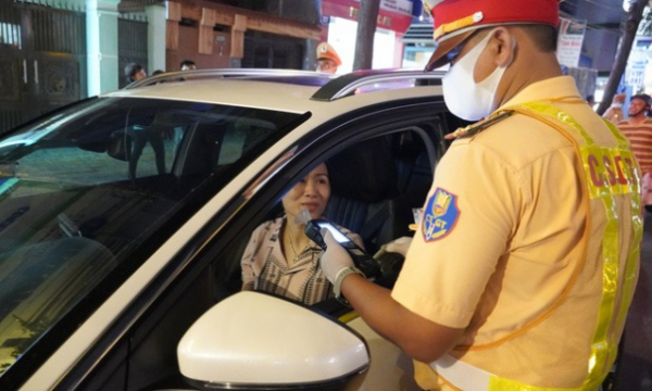 CSGT chốt chặn 2 đêm liên tục ở Vũng Tàu, hàng loạt lái xe... 'ôm hận'!