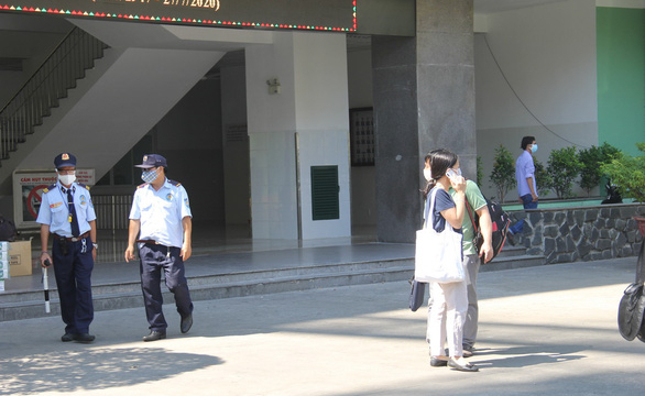 TP.HCM siết chặt kiểm tra người từng đến Đà Nẵng từ ngày 1-7