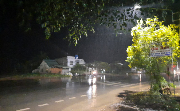 Cơn mưa 'vàng' giải nhiệt vùng quê Bình Phước