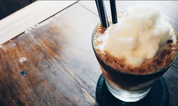 Xắn tay vào bếp chế ly cà phê cốt dừa mix với trân châu ngon như ngoài hàng
