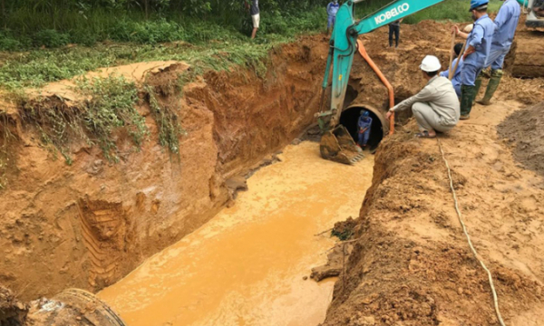 Đường ống nước sông Đà gặp sự cố, hàng triệu người Hà Nội lại mất nước