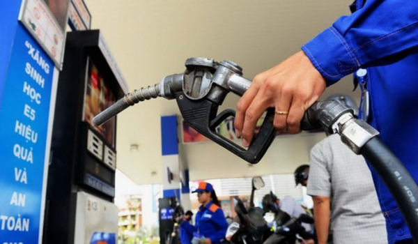Giá xăng dầu tiếp tục giảm nhẹ từ 15h ngày 11/9