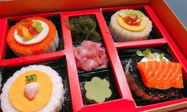 Độc đáo nhất mùa trung thu năm nay: Bánh trung thu sushi tiền triệu/hộp