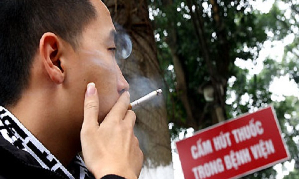 Hút thuốc lá tại địa điểm cấm bị phạt tới 500.000 đồng