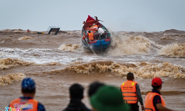 17 người chết trong mưa bão ở miền Trung
