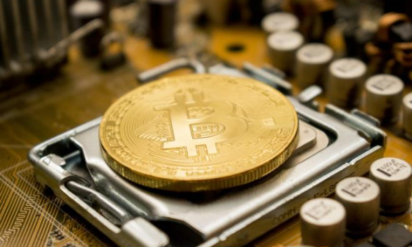 Giá Bitcoin hôm nay 13/10: Bitcoin vượt 11.500 USD, loạt tiền ảo ‘bốc đầu’