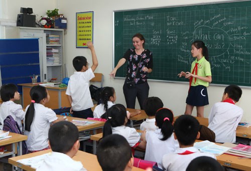 Rối quy định cấp phép cho giáo viên tiếng Anh: Bộ GD&ĐT nói gì?