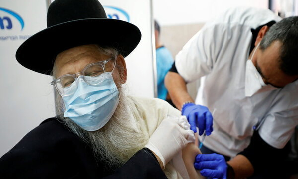 Hàng trăm người dân Israel mắc Covid-19 dù đã tiêm vắc-xin