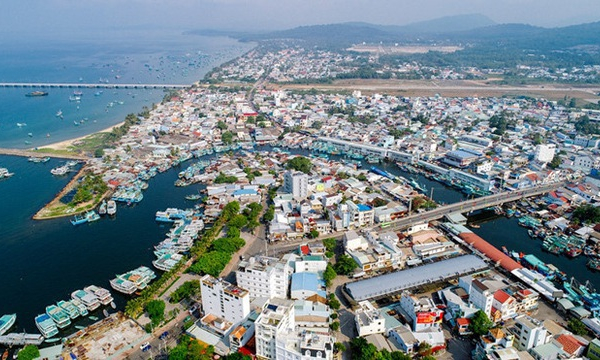 Phú Quốc lên thành phố: Cảnh báo bài học 'sốt' đất, tăng 'nóng'!