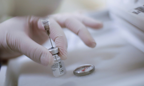 Lộ bằng chứng cơ quan quản lý thuốc EU bị ép phê duyệt vaccine Pfizer