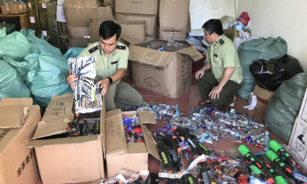 Gia Lai: Phát hiện hơn 1000 cây súng nhựa Trung Quốc tại tiệm bán đồ chơi trẻ em