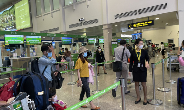 Nhân viên sân bay Tân Sơn Nhất mắc COVID-19 đã đi những đâu?