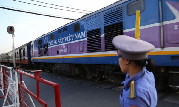 Kiến nghị làm đường sắt nối sân bay Tân Sơn Nhất và Long Thành