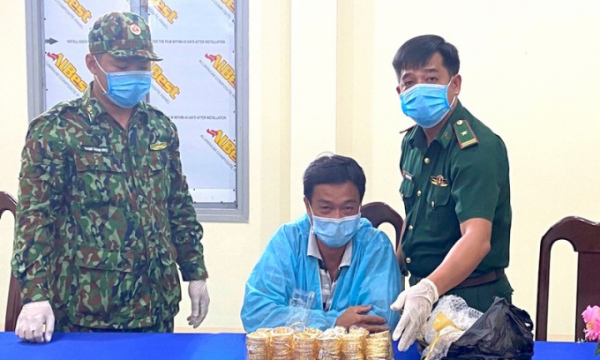 Chở 2,2kg nữ trang sang Campuchia thì bị biên phòng bắt giữ