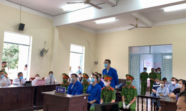 Ngày đầu xét xử Trương Châu Hữu Danh và 4 bị cáo nhóm 'Báo Sạch'