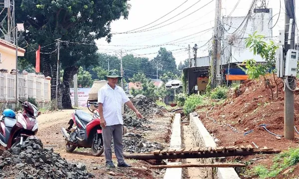 Công trình chậm tiến độ, tiềm ẩn nguy cơ mất an toàn