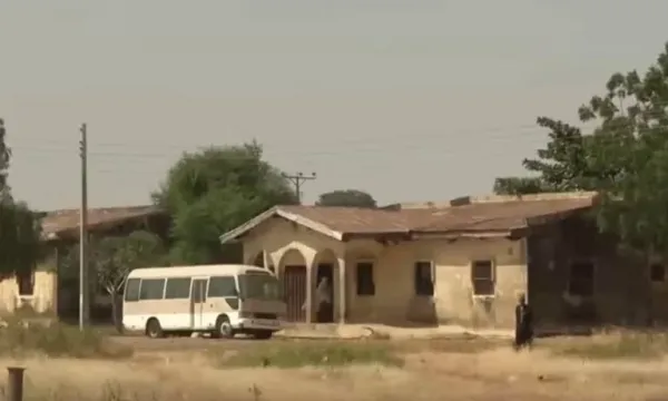 Nhóm vũ trang xông vào trường học ở Nigeria, sát hại giáo viên