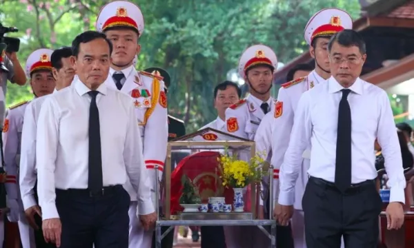 Thủ tướng Lê Minh Hưng: Đẩy mạnh ứng dụng khoa học để tìm kiếm, quy tập hài cốt liệt sĩ tại TP HCM