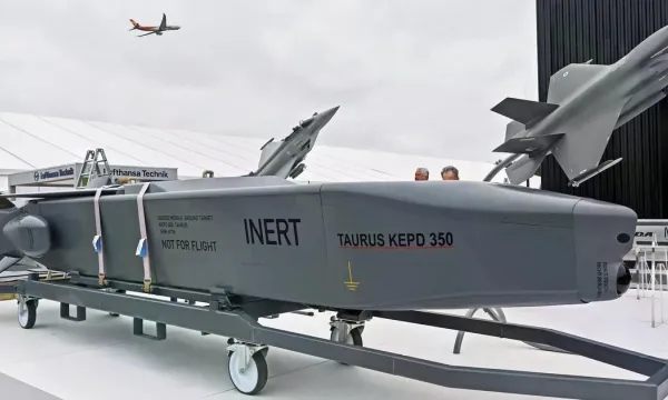 Ukraine mất gói hỗ trợ tên lửa Taurus vì hiệu quả của UAV tầm xa