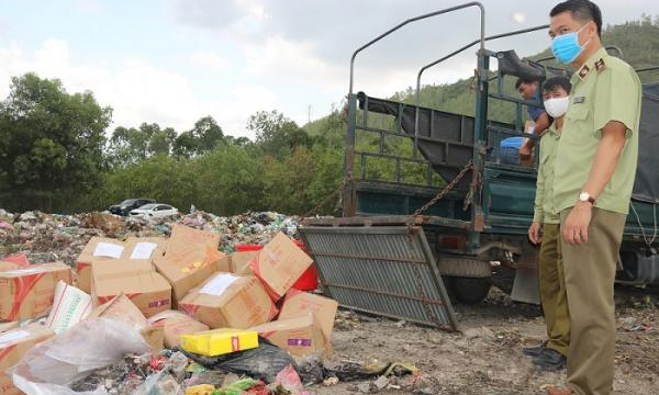 Bình Định: Tiêu hủy gần 6.000 hũ yến sào không đảm bảo chất lượng
