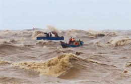 Hai du khách bị sóng cuốn trôi tại biển Kê Gà, Bình Thuận