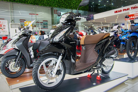 Người Việt tiếp tục giảm mua xe máy