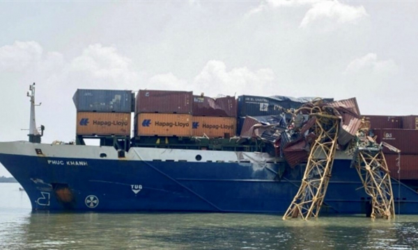 Nguyên nhân vụ tàu container Phúc Khánh đâm gãy cẩu tháp thi công dự án cao tốc Bến Lức – Long Thàn