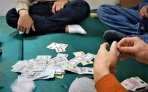 Đang giãn cách chống dịch mức ‘nguy cơ rất cao’, 12 người tụ tập đánh bài ăn tiền
