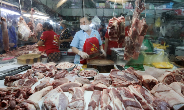 Lợn hơi 30.000 đồng/kg, giá thịt đến tay người tiêu dùng cao gấp 6 lần