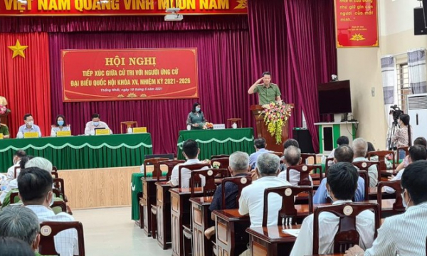 Đại tá Vũ Hồng Văn tiếp xúc cử tri: “Đã hứa với dân thì phải thực hiện”