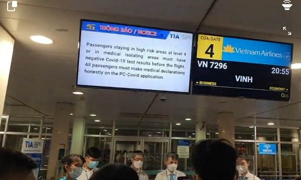 Hành khách 'tố' bị Vietjet Air 'ép' delay để thu thêm tiền vé