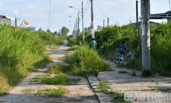 Lạ kỳ hàng loạt công trình khu dân cư ở Cà Mau hoàn thành bị bỏ hoang phế