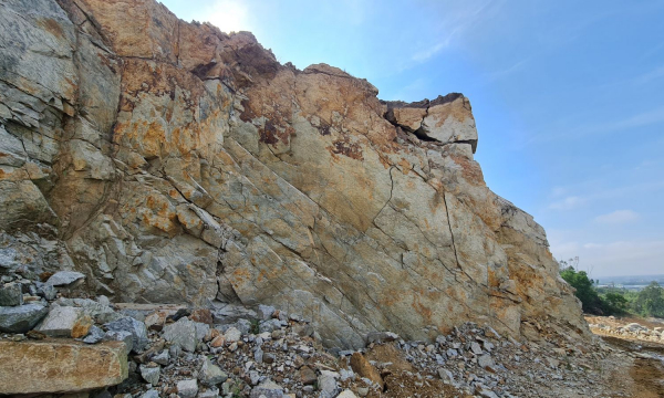 Bất cập từ các mỏ khai thác khoáng sản Quảng Nam  Kỳ 2: Sai phạm tràn lan ở doanh nghiệp khai thác mỏ đá