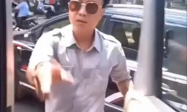 Bà Rịa - Vũng Tàu: Một tài xế xe Hoa Mai chạy ẩu, lấn làn còn đòi hành hung lái xe khác