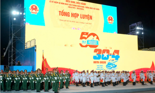 Tổng hợp luyện diễu binh, diễu hành tại TPHCM tối 18/4