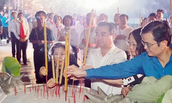 Thắp nến tri ân các Anh hùng liệt sĩ ở nhiều tỉnh, thành phố