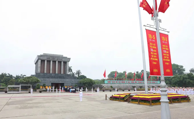 Lãnh đạo Đảng, Nhà nước vào Lăng viếng Chủ tịch Hồ Chí Minh