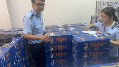 Gần 600 thùng bia do nước ngoài sản xuất nghi nhập lậu từ Campuchia