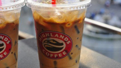 Highlands Coffee gây tranh cãi khi tăng giá bán đến 18%: Các thương hiệu khác nói gì về áp lực giá lên ly cà phê hàng ngày?