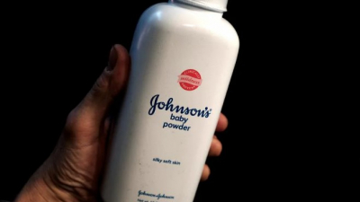 Johnson & Johnson thông báo ngừng bán phấn rôm cho trẻ em trên toàn cầu sau lùm xùm chứa chất gây ung thư