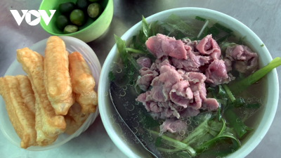 Bát phở ở Hà Nội không dưới 40.000 đồng vì…đắt từ mớ hành, quả ớt