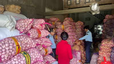 1,5 tấn củ tỏi nhập khẩu không có nhãn phụ bằng tiếng Việt